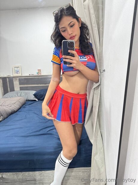 Ploytoy onlyfans model