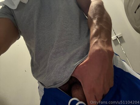 U51104204 only fans nude