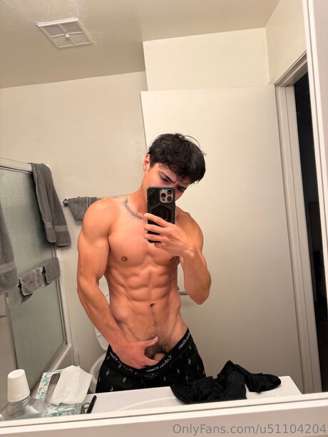 U51104204 naked onlyfans