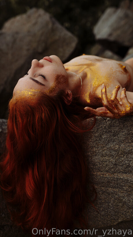 R Yzhaya onlyfans leajs