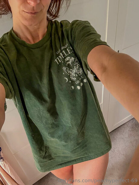 Peachyperfect 69 onlyfans pictures