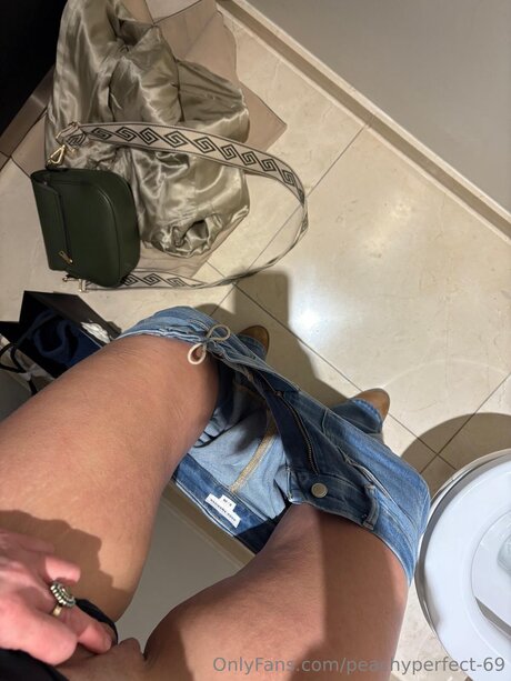 Peachyperfect 69 strip onlyfans