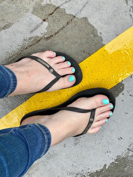 Alexlongtoes pics onlyfans