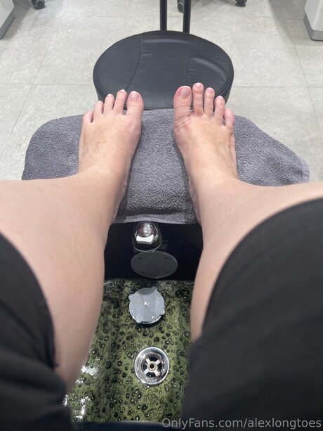Alexlongtoes onlyfans nude pictures