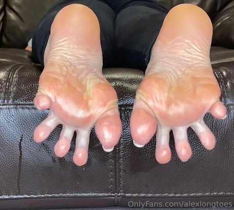 Alexlongtoes onlyfans free