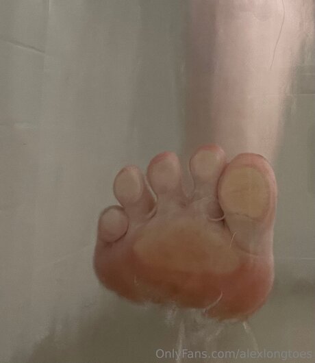 Alexlongtoes boobs onlyfans