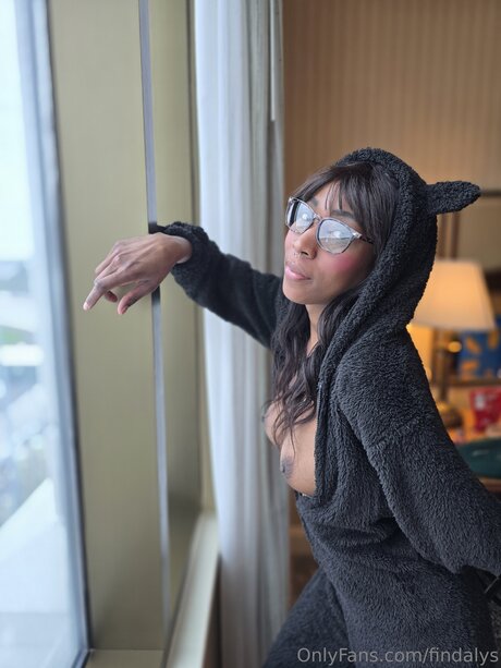 Findalys onlyfans model photo