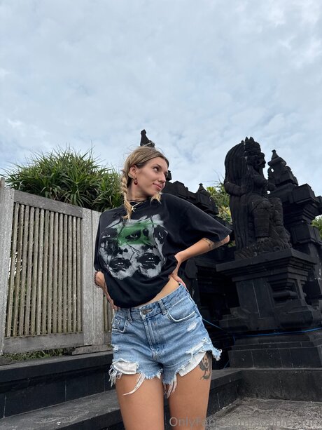 Sophiemurr onlyfans posts