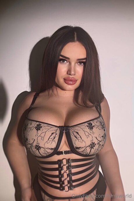 Hinaworld on onlyfans