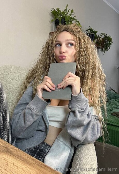 Sofiaaamillerrr feet onlyfans