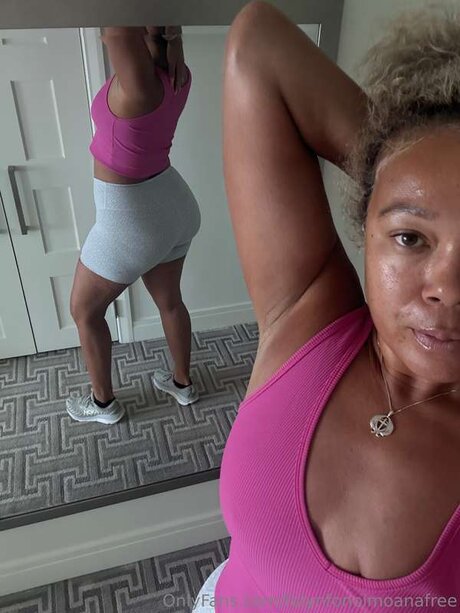 female fitness onlyfans erotic slide