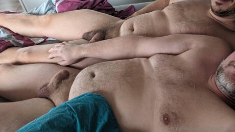 2bears1love onlyfans leaj