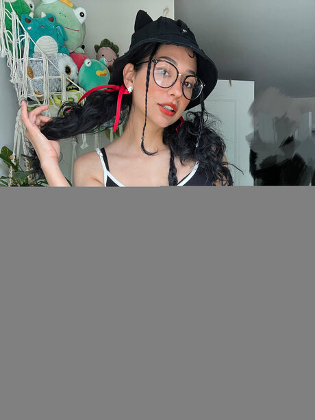 Froggochan onlyfans model images