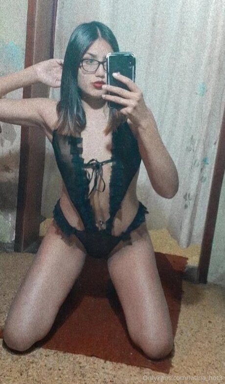 Latina Hot3 onlyfans leaked pics
