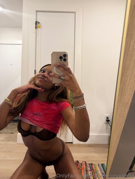Skinnycurvyalexa leaked onlyfans