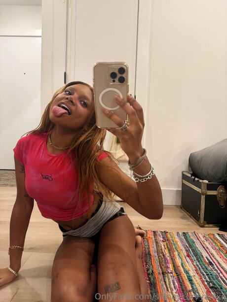 Skinnycurvyalexa onlyfans naked pics