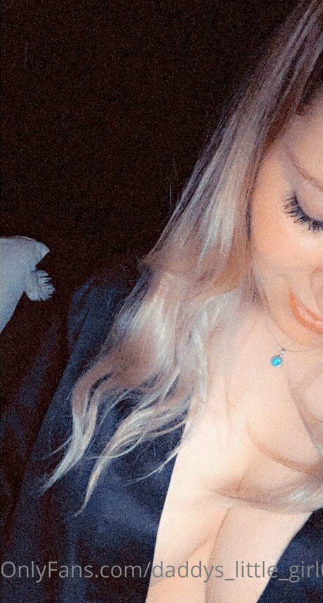 Daddys Little Girl0 only fans pic