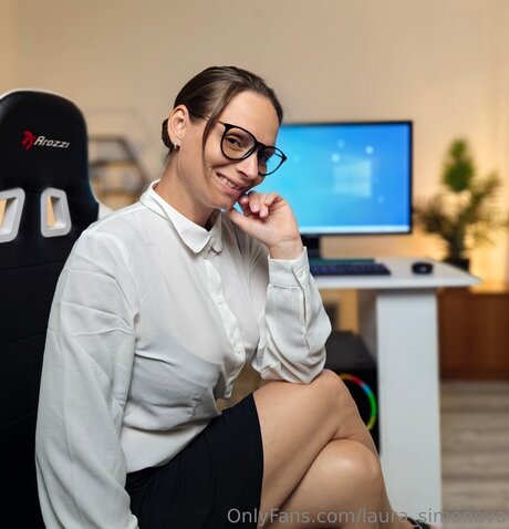 Laura Simonova only fans xxx