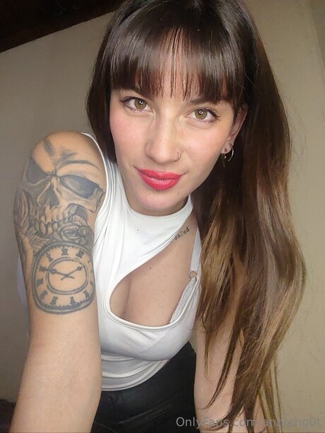 Annieho0t tits onlyfans