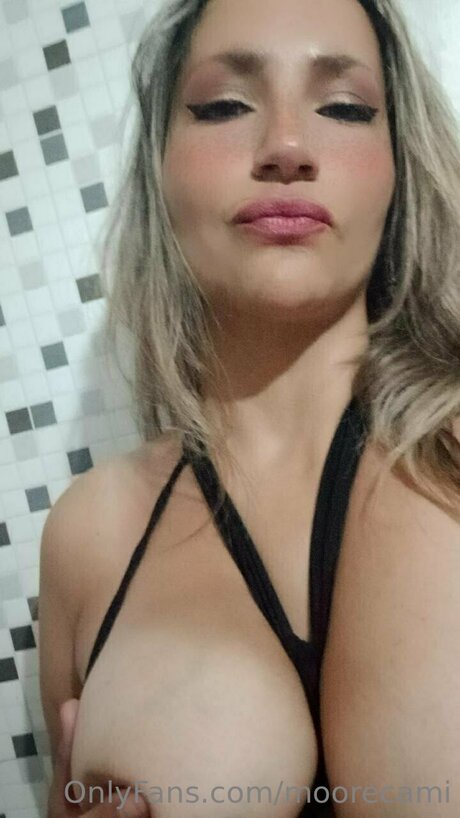 Moorecami naked onlyfans leak