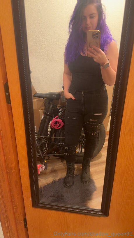 Shadow Queen91 onlyfans nude pictures