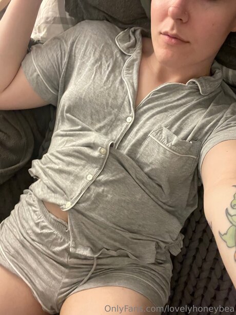 Lovelyhoneybea leaks only fans