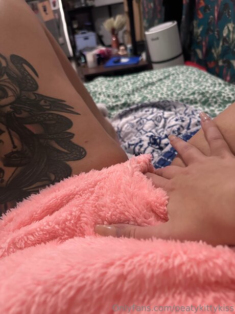 Peatykittykiss only fans review