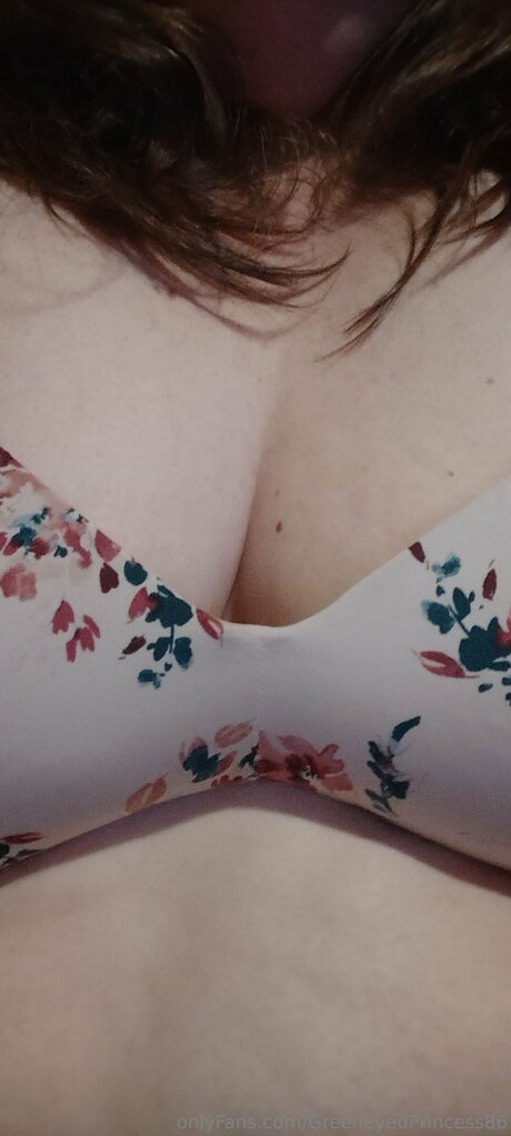 Greeneyedprincess86 onlyfans x