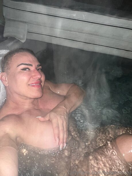 Helletrevino is on onlyfans