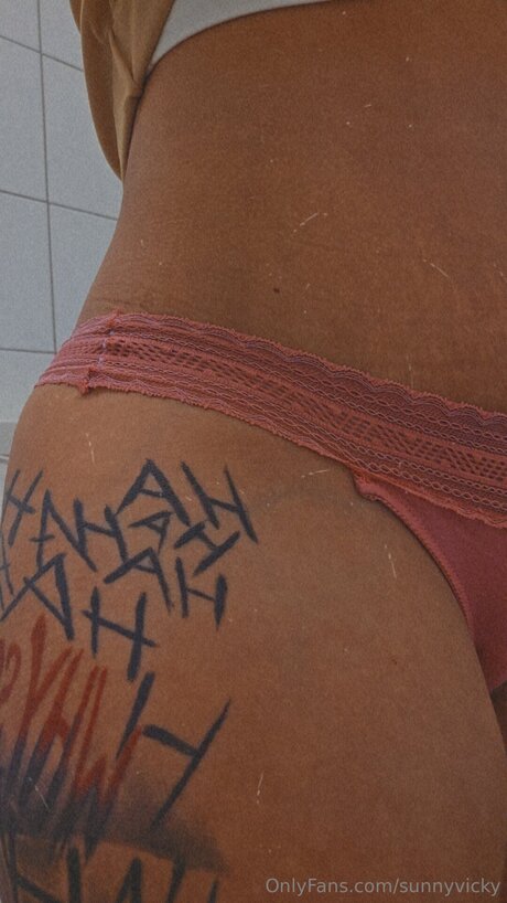 Sunnyvicky onlyfans model photos