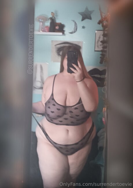 Surrendertoevie onlyfans leaked nude