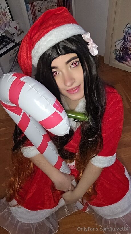 Julyett4 feet onlyfans