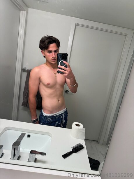 18 free onlyfans art naked still