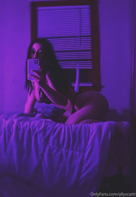 Xlovenlight naked on onlyfans