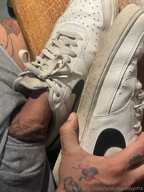 Sneakerboymx naked leaked onlyfans