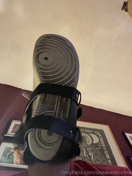 Sneakerboymx nude onlyfans pics