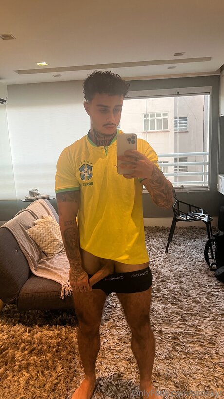 Simexyt onlyfans pic