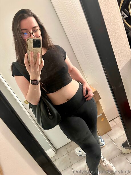 Friskykink onlyfans picture