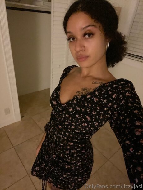 Jizzyjasi new onlyfans