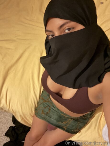 Jizzyjasi onlyfans post