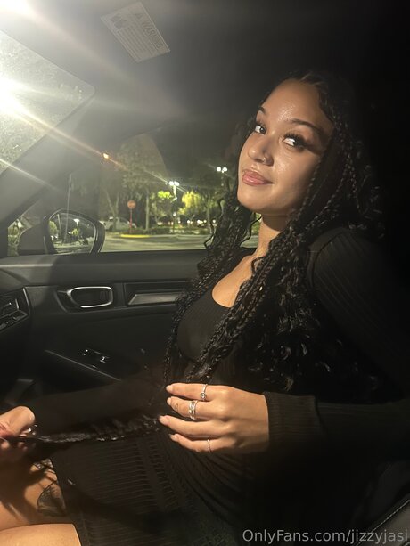 Jizzyjasi  pic