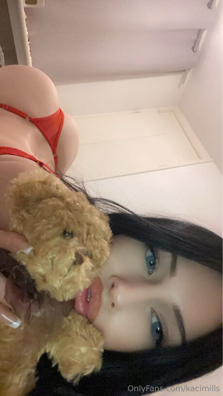 Kacimills only fans xxx