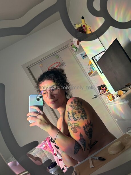 Mely Tok strip onlyfans