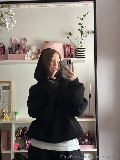 Jessie Angell  photos