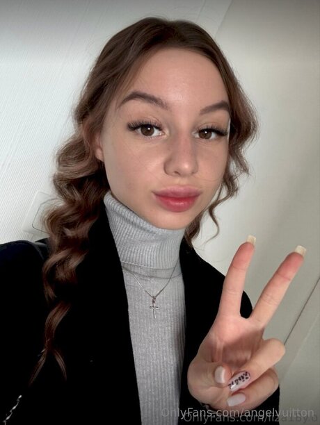 Angelvuitton nude on onlyfans