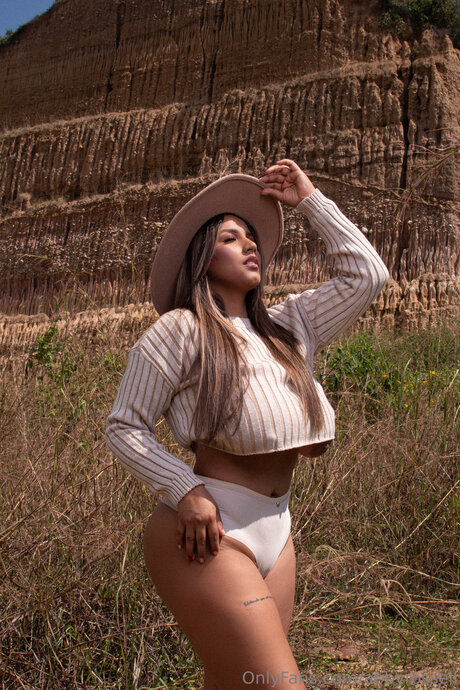 Abbyrossell nude onlyfans leaks