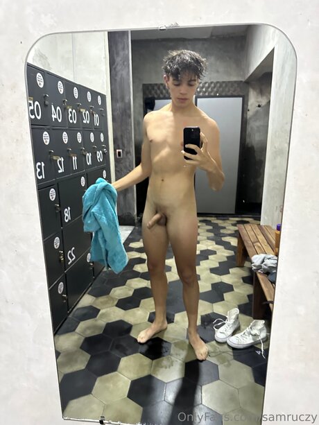 Samruczy feet onlyfans