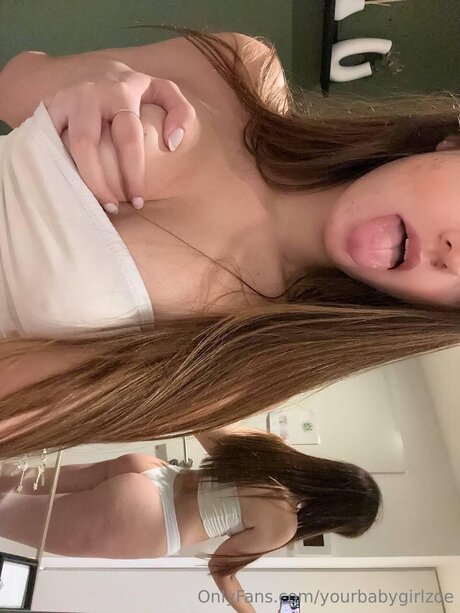 Yourbabygirlzoe onlyfans nudes leaks