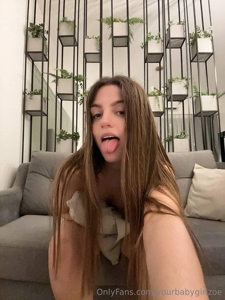 Yourbabygirlzoe onlyfans model images