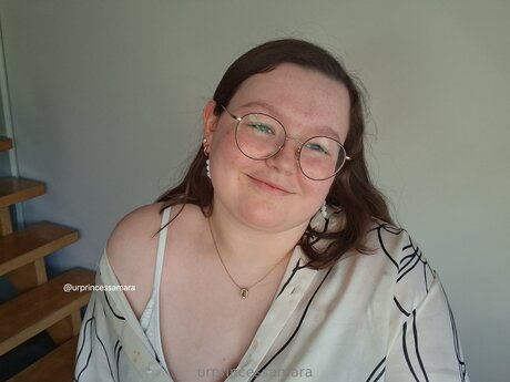 big butt onlyfans top still